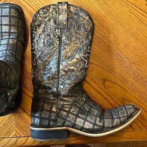 Tin haul womens checkered boots